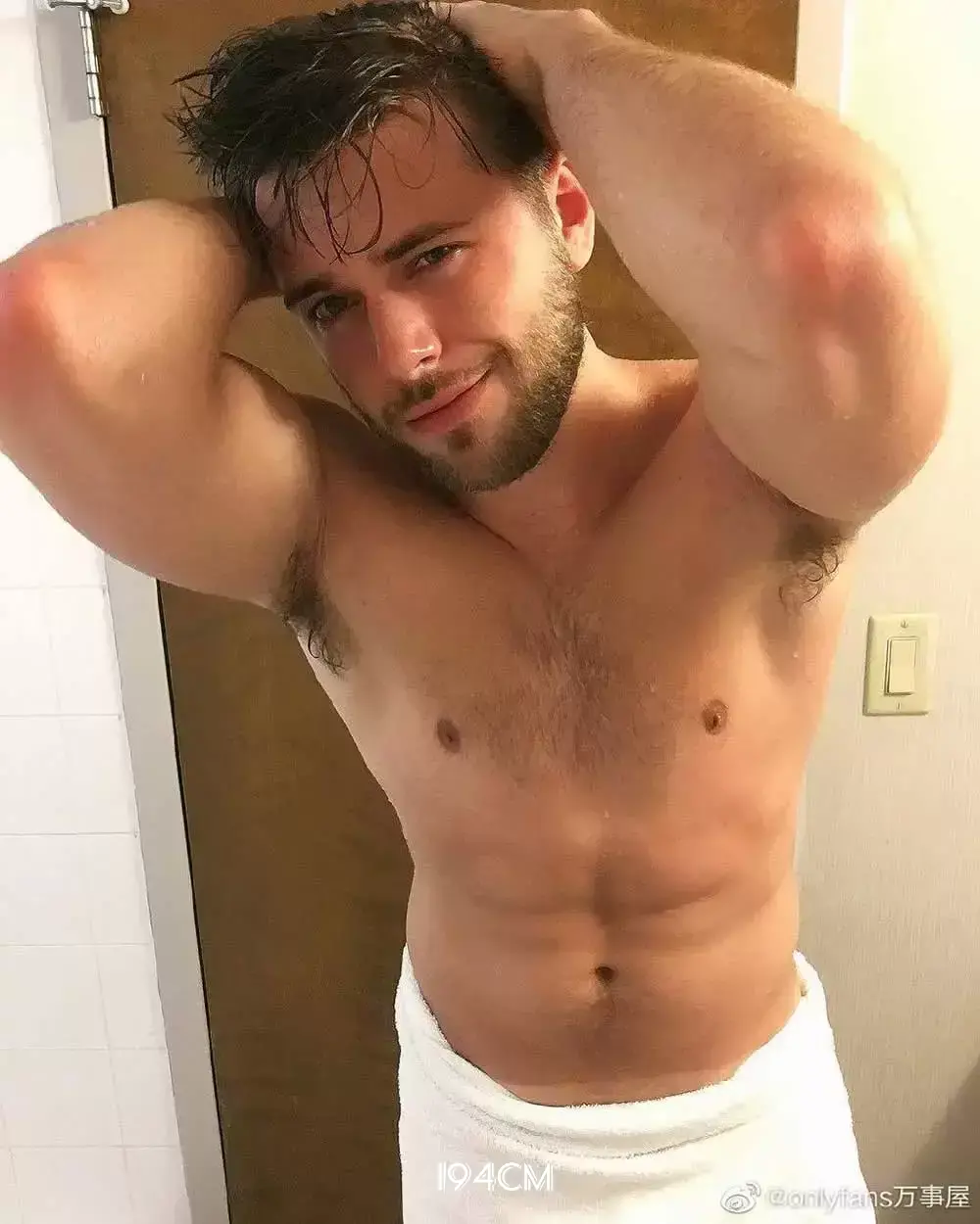 Onlyfans肌肉男模帅哥chathot8pack